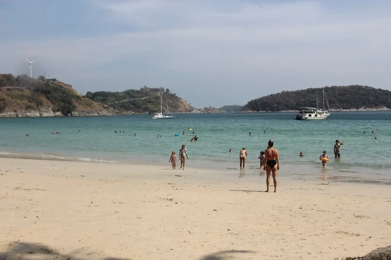 Nai Harn Beach