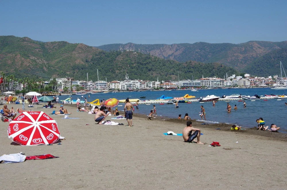 Marmaris Beach Visitor Guide: Swimming, Facilities and Local Tips
